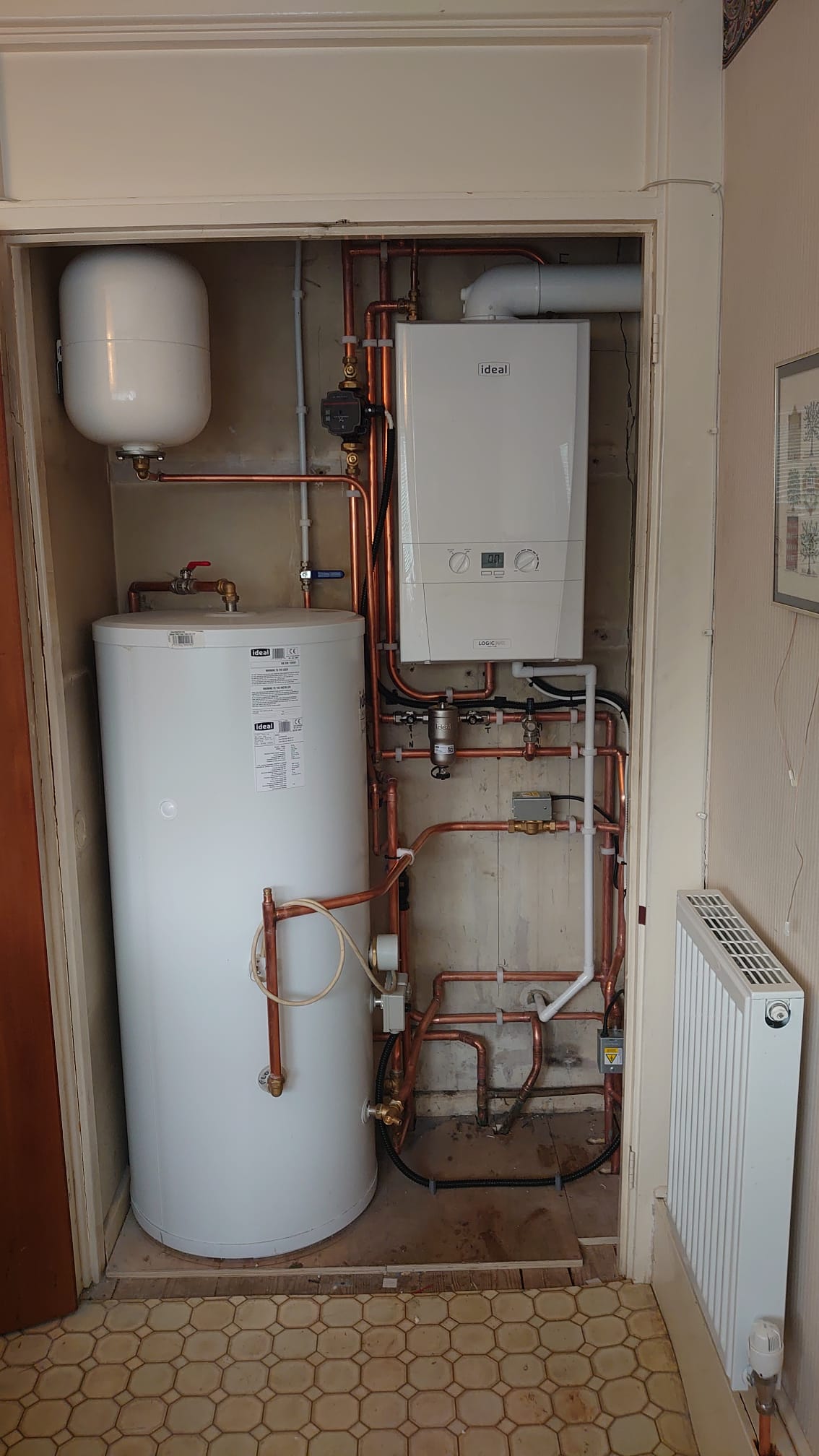 Ideal heat-only boiler and hot-water cylinder installation in Harlow